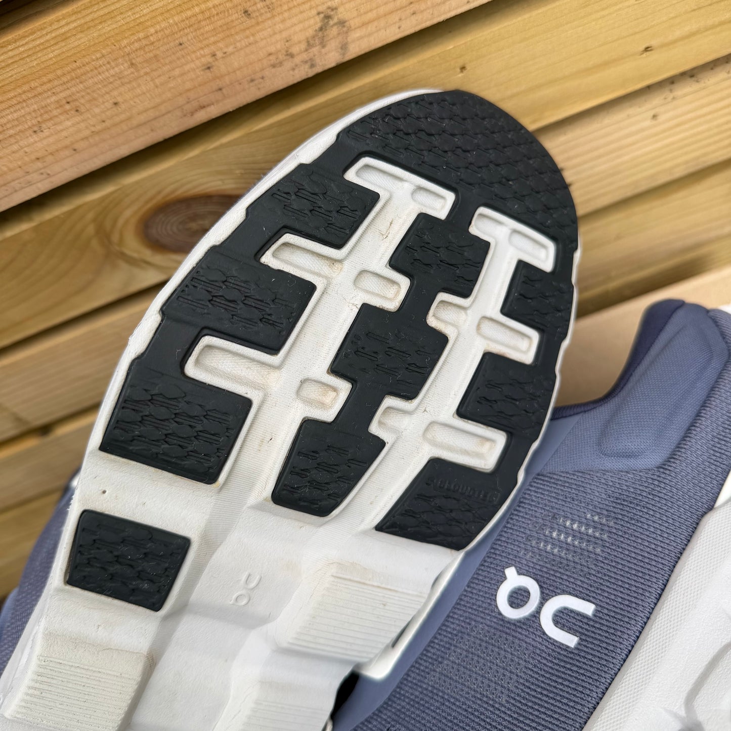 On Running CloudStratus 3 - Metal Glacier - UK9.5