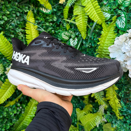 Hoka Clifton 9 - Black / White - UK10