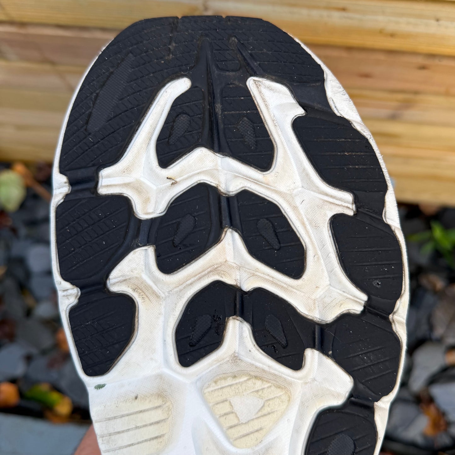 Hoka Clifton 10 - Black / White - UK10.5