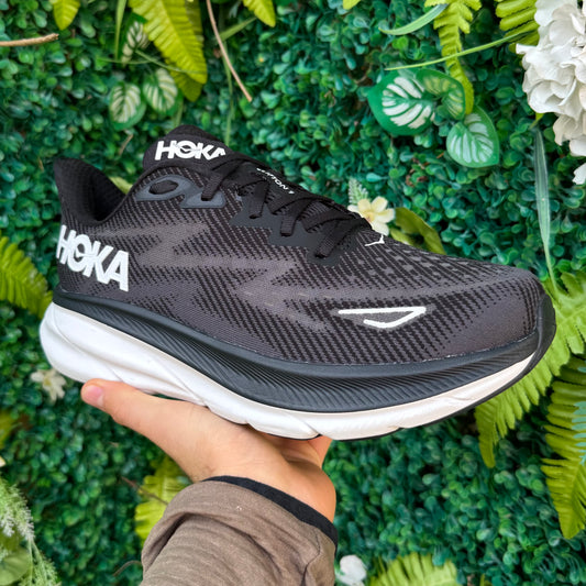 Hoka Clifton 9 - Black / White - UK8