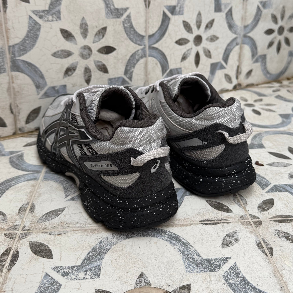 Asics Gel-Venture 6 - Glacier Grey / Black - UK8