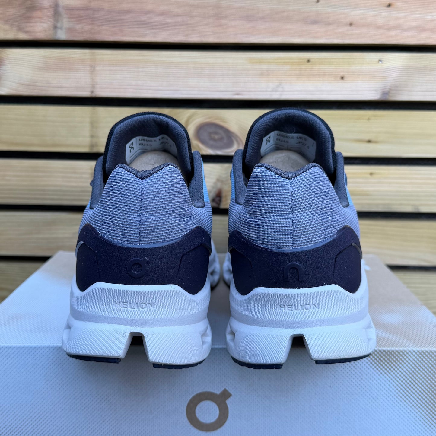 On Running CloudStratus 2 - Fossil / Midnight - UK9