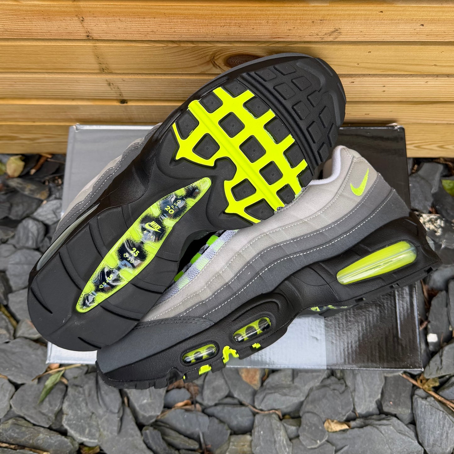 Nike Air Max 95 OG Big Bubble - Neon 2026 - Multiple Sizes - Brand New