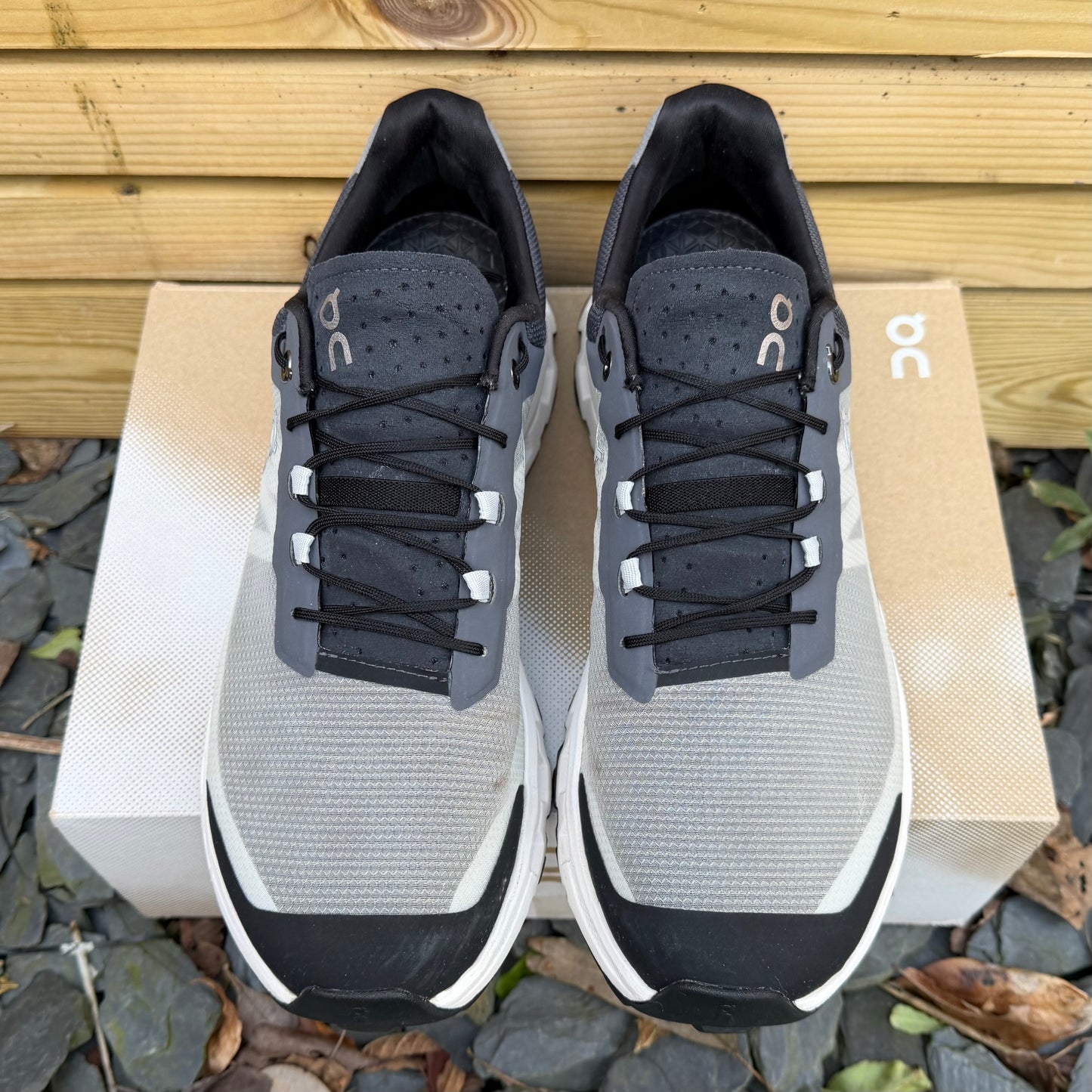 On Running CloudVista - Black / White - UK10