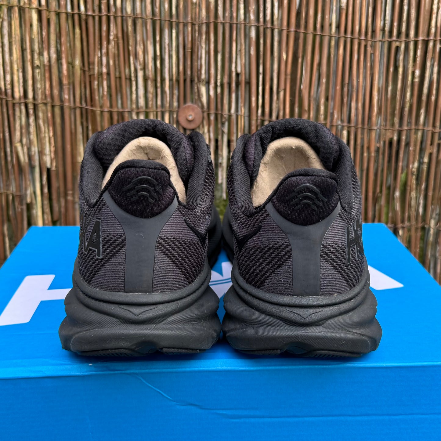 Hoka Clifton 9 - Triple Black - UK9