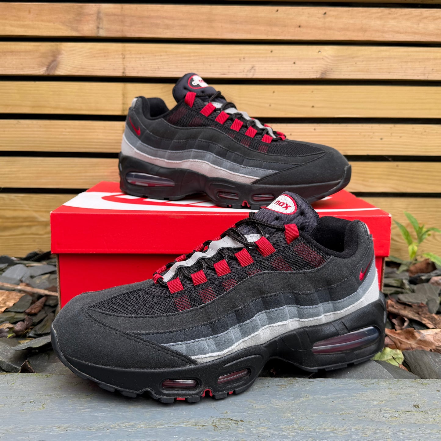Nike Air Max 95 OG Big Bubble x LFC - UK9.5