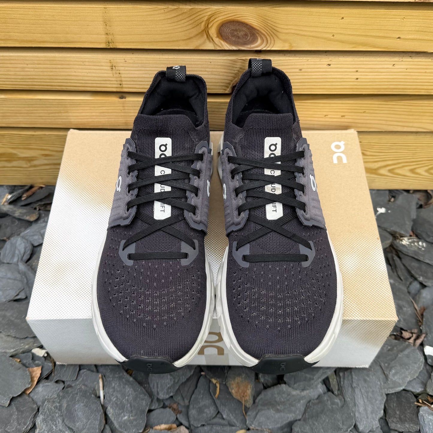 On Running CloudSwift 4.0 - Black / White - UK8