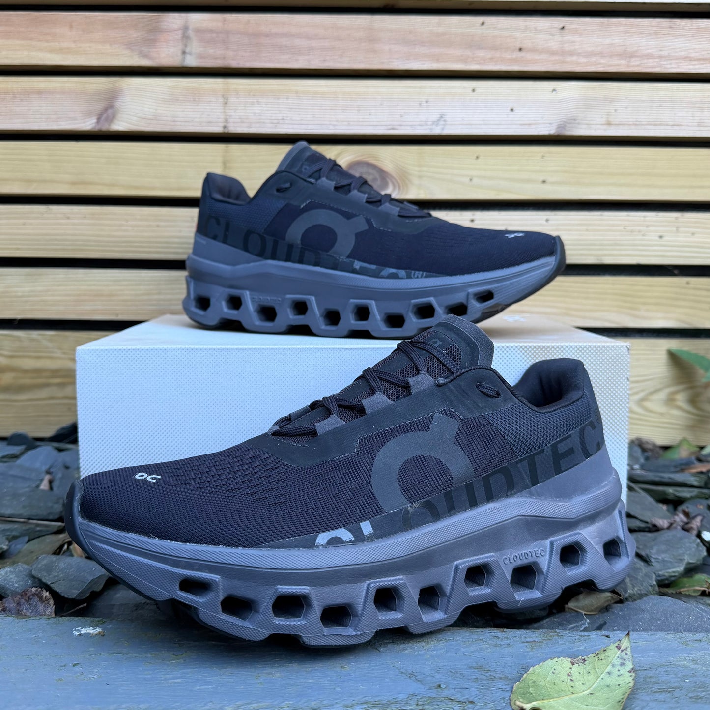 On Running CloudMonster - Black / Eclipse - UK8.5