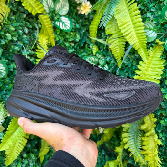 Hoka Clifton 9 - Triple Black - UK7.5