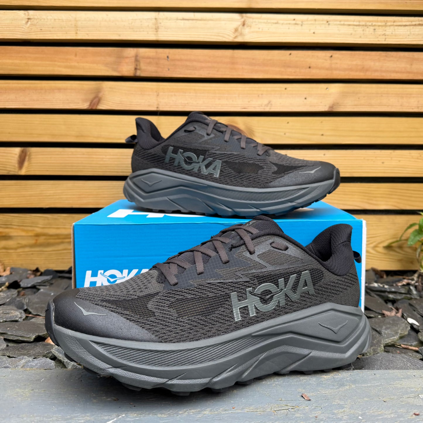 Hoka Challenger 8 - Triple Black - UK10