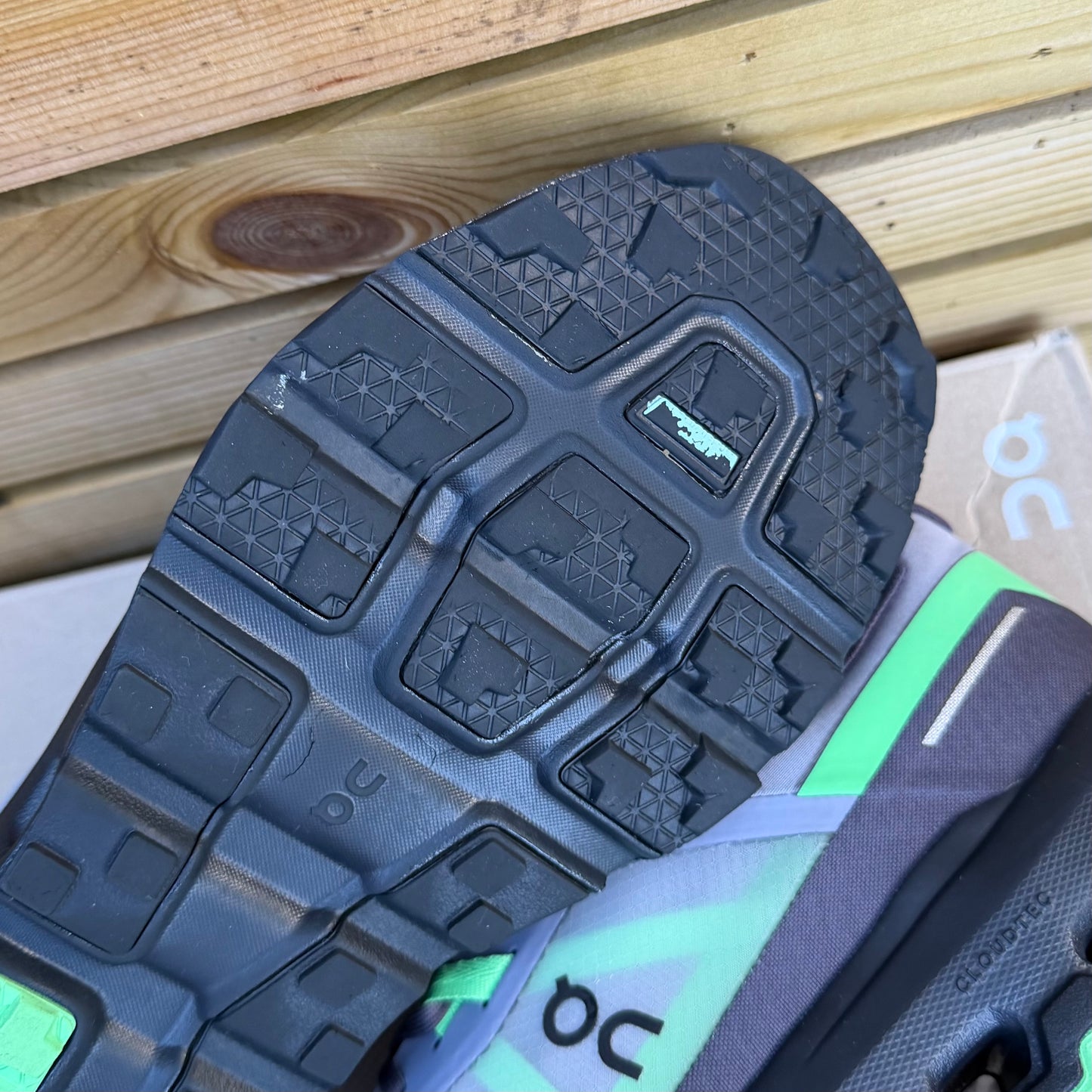 On Running CloudVista 2 - Lime / Grey - UK11