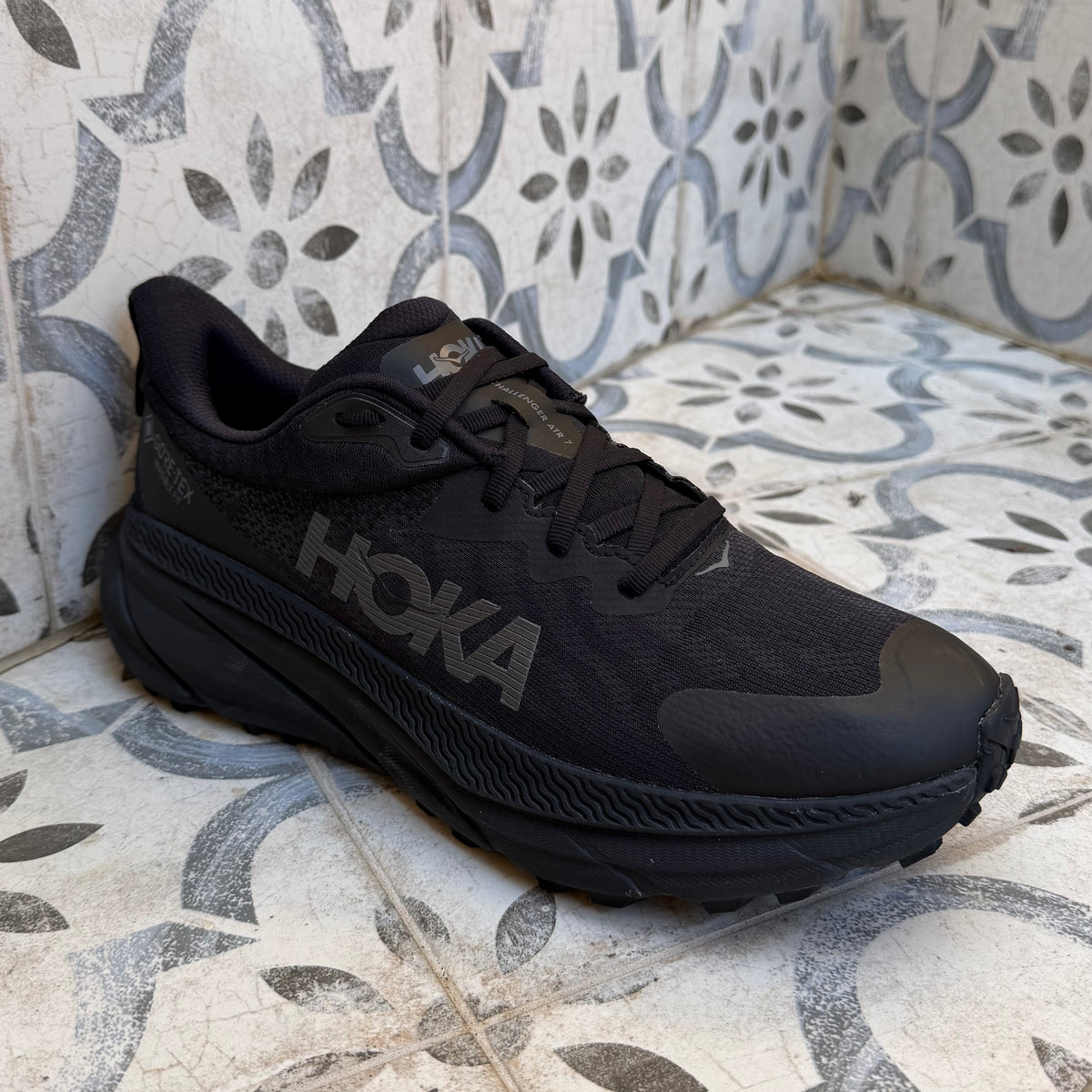 Hoka Challenger 7 Gore-Tex - Triple Black - UK9