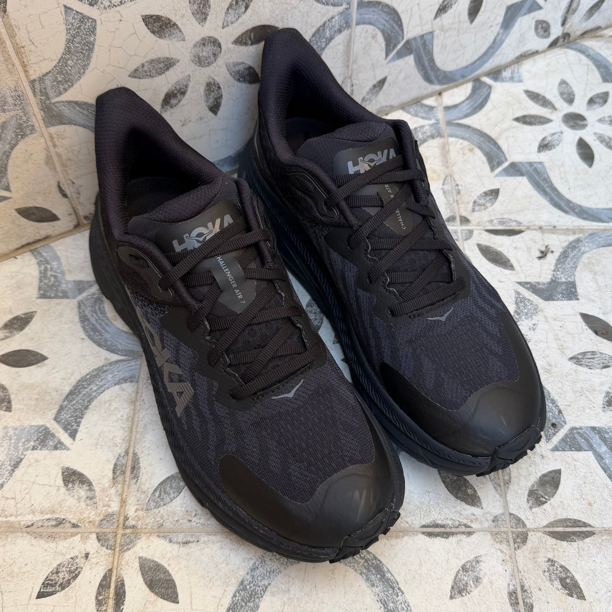 Hoka Challenger 7 Gore-Tex - Triple Black - UK9