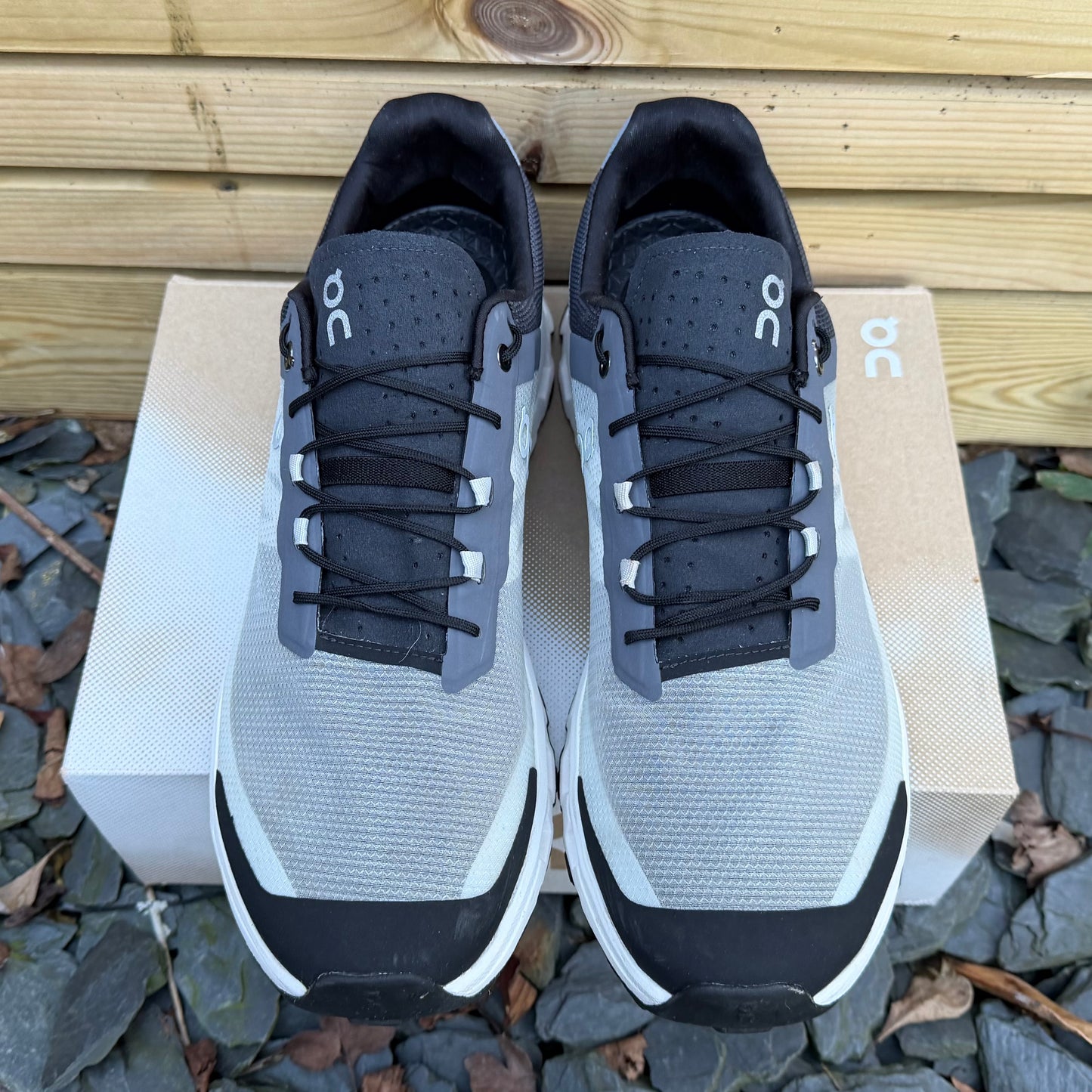 On Running CloudVista - Black / White - UK12
