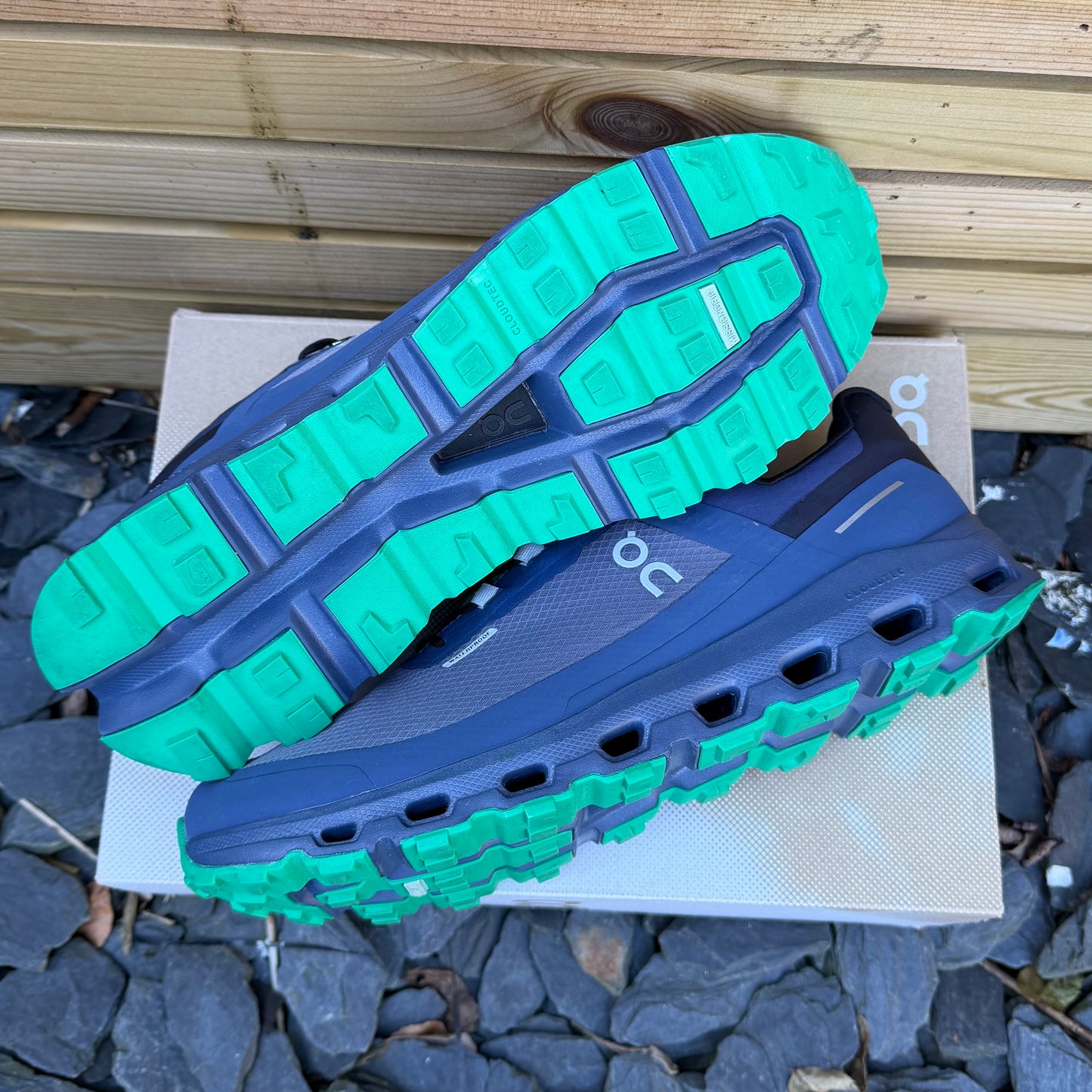 On Running CloudVista Waterproof - Midnight Navy / Green - UK9.5