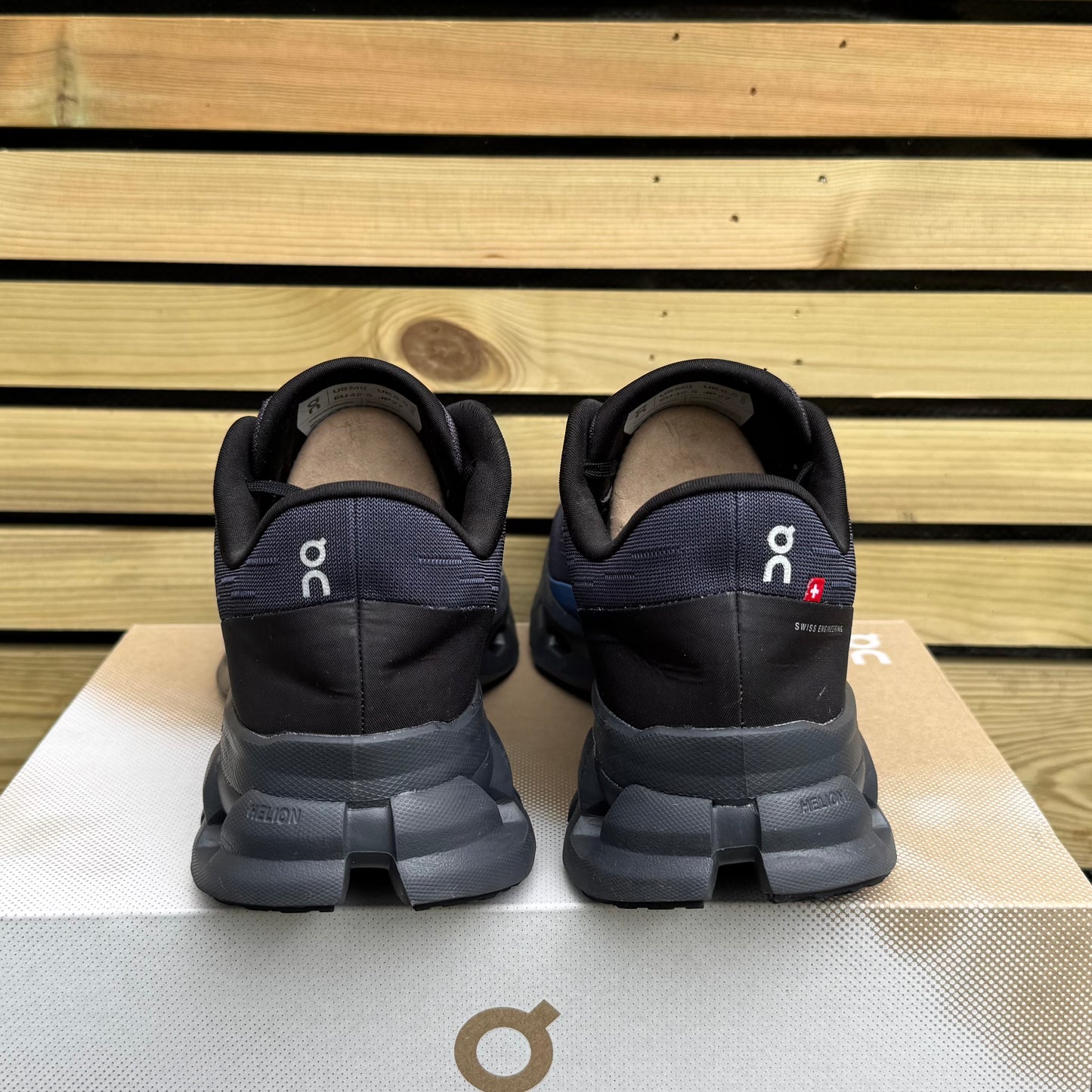 On Running CloudSpark - Black / Blueberry - UK8.5