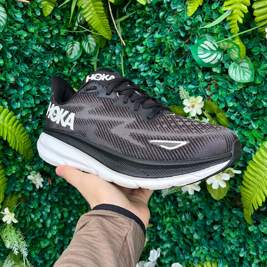 Hoka Clifton 9 - Black / White - UK9