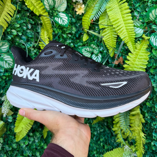 Hoka Clifton 9 - Black / White - UK10.5