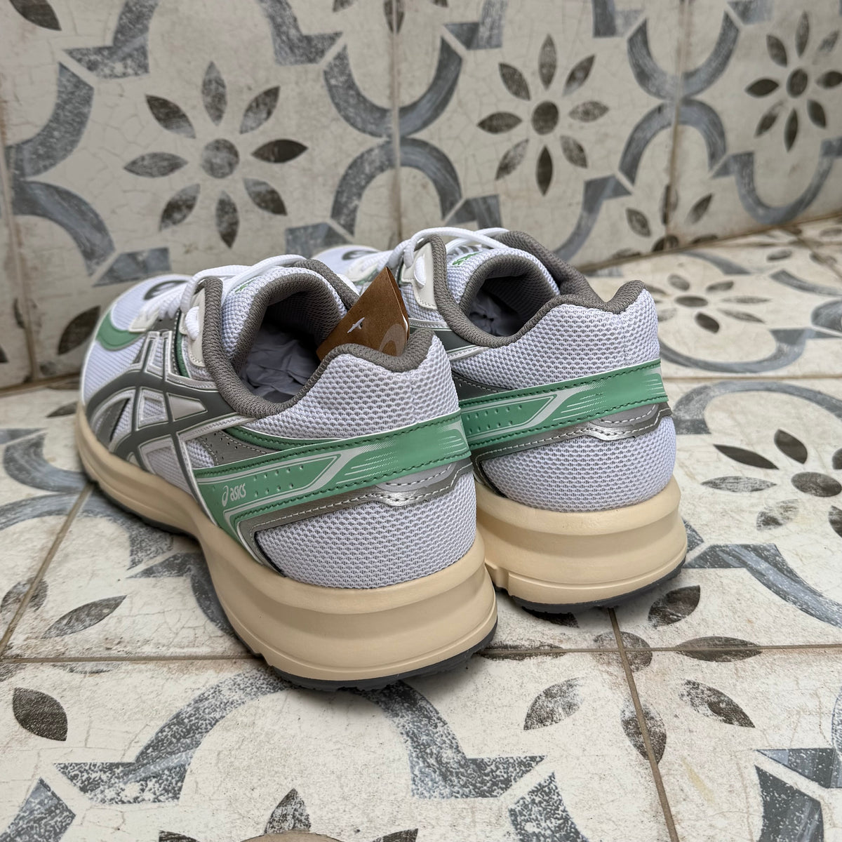 Asics Jog 100s - White / Clay Grey - UK10 - Brand New