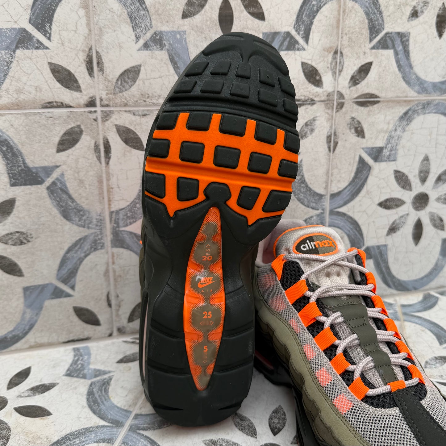 Nike Air Max 95 OG - Neutral Olive  / Total Orange - UK8.5
