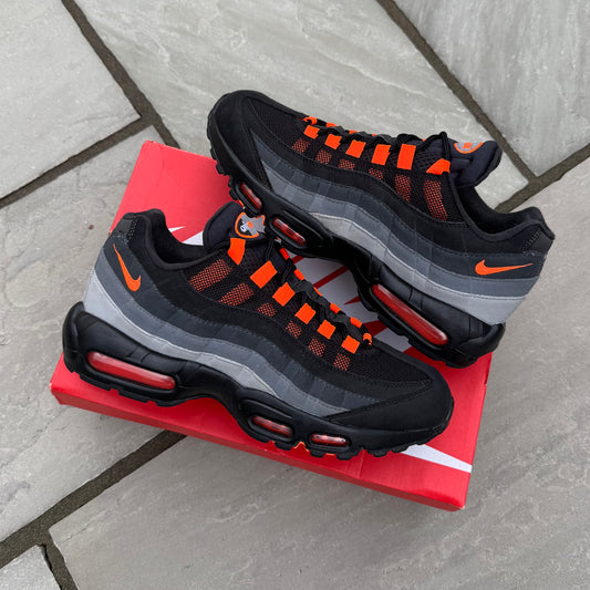Nike Air Max 95 - Hyper Crimson - UK8.5