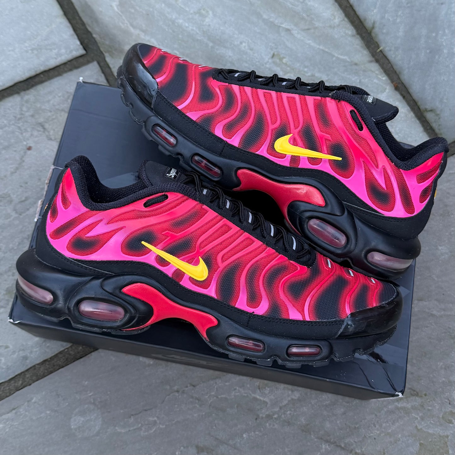 Nike Air Max Plus TN x Supreme - University Red - UK9