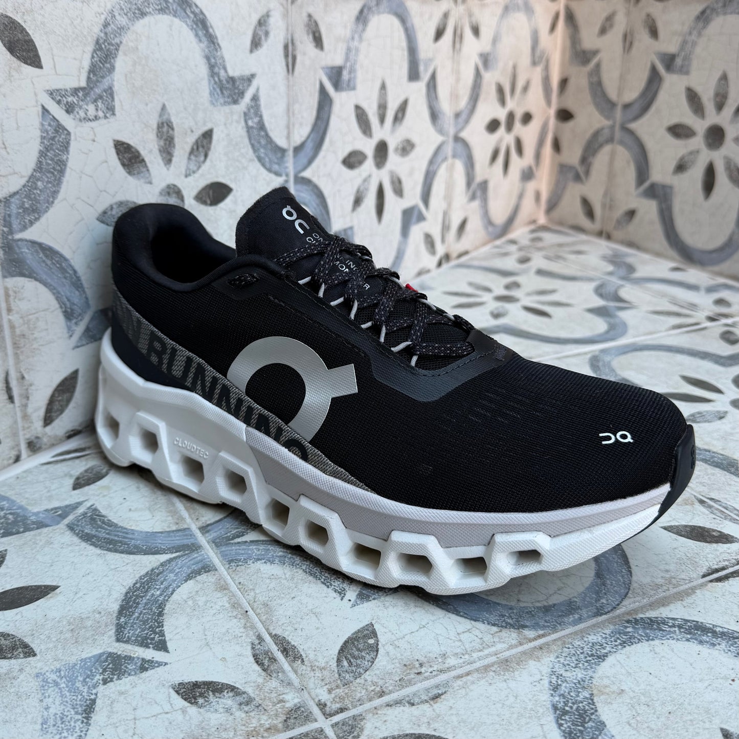 On Running CloudMonster 2 - Black / Frost - UK8.5