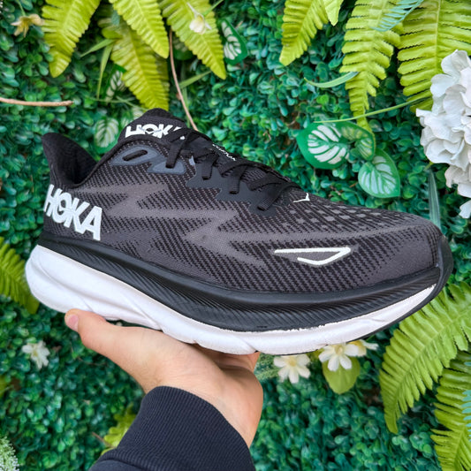 Hoka Clifton 9 - Black / White - UK10