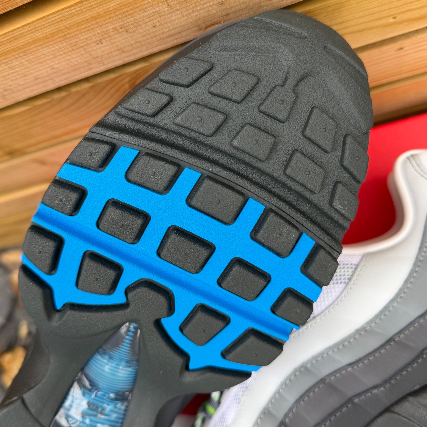 Nike Air Max 95 OG Big Bubble - Apple Blue - UK9 - Brand New