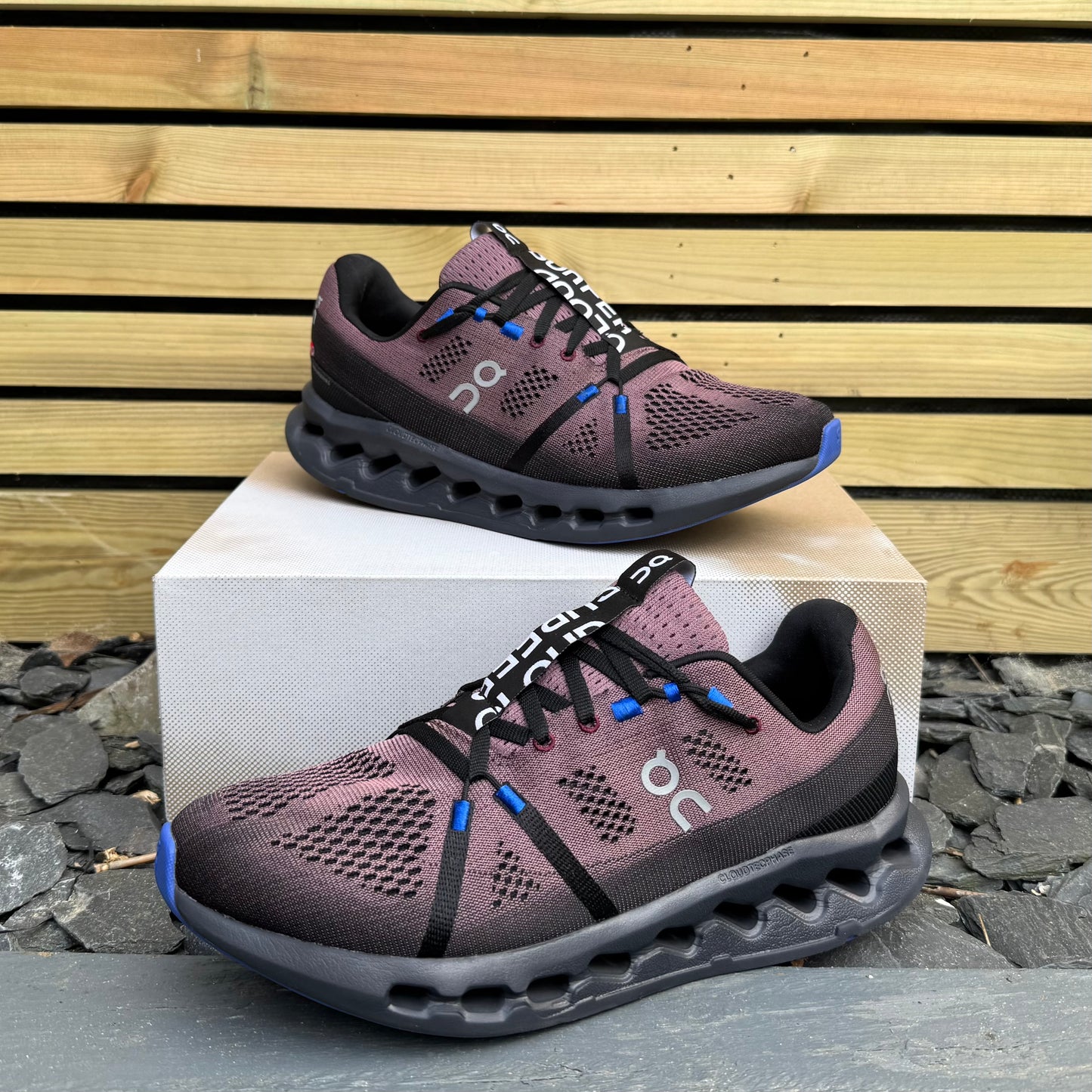 On Running CloudSurfer - Black / Cobalt - UK8.5