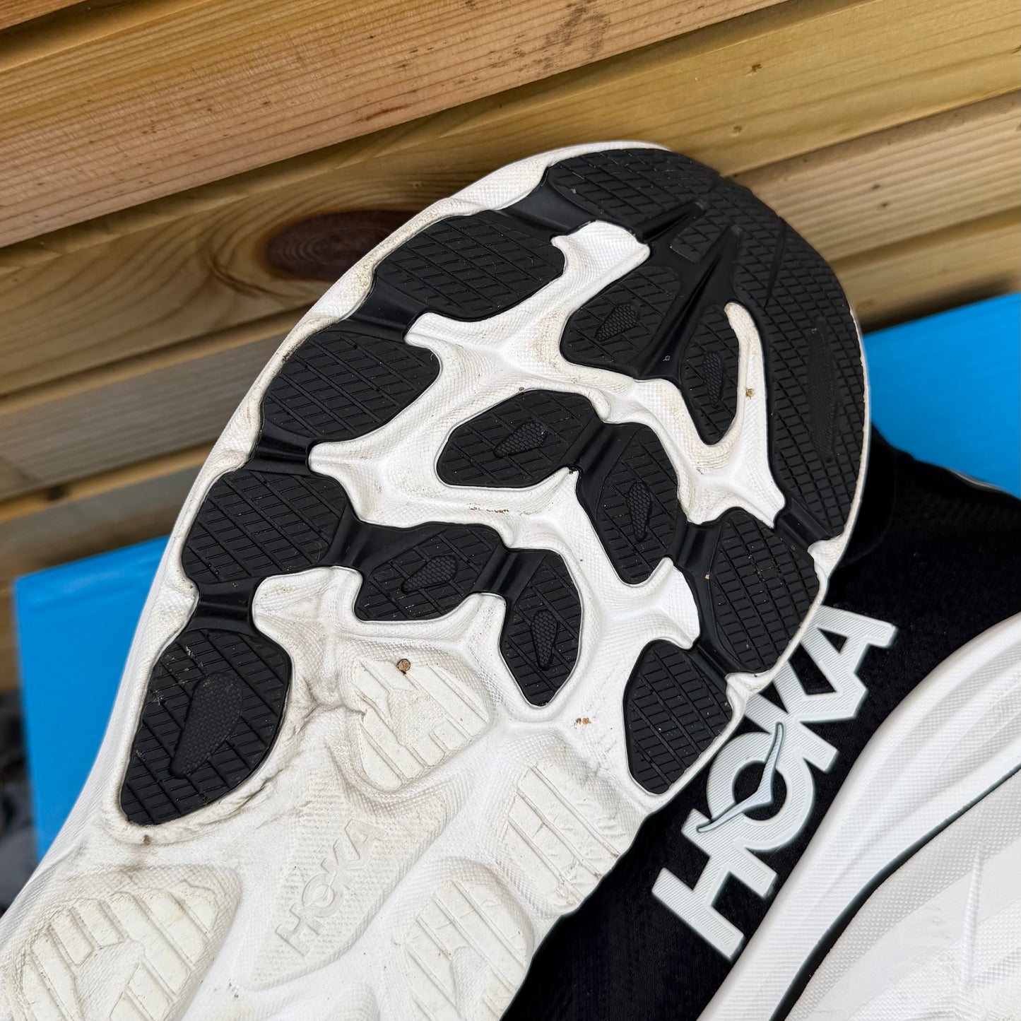 Hoka Clifton 10 - Black / White - UK8