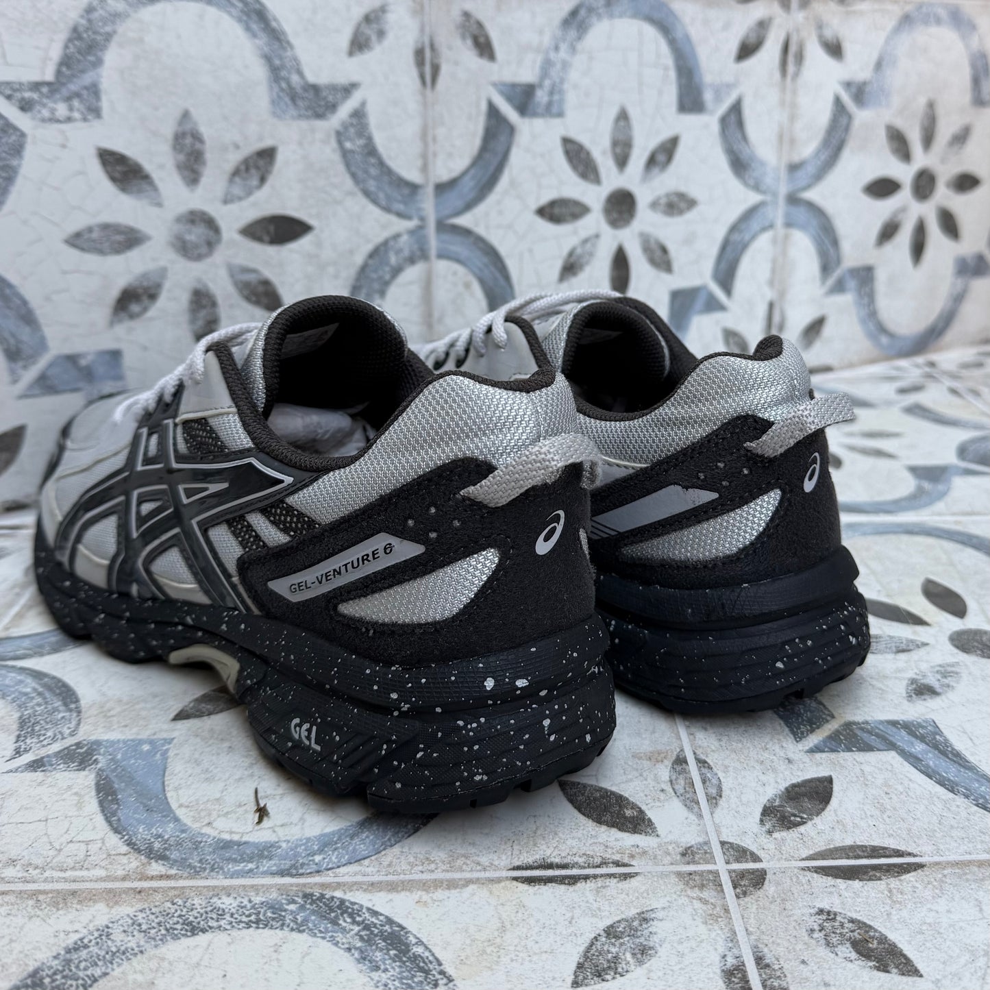 Asics Gel-Venture 6 - Glacier Grey / Black - UK7.5
