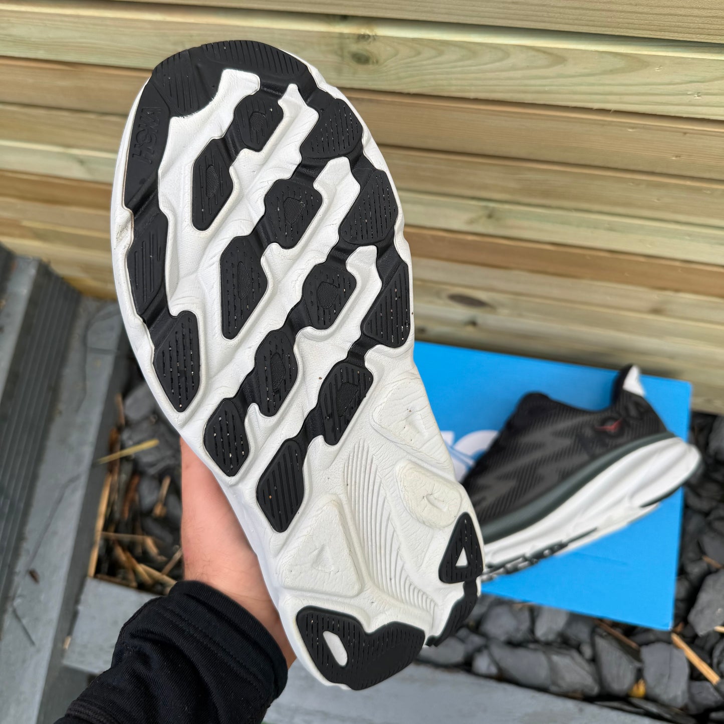 Hoka Clifton 9 - Black / Outer Orbit - UK10.5