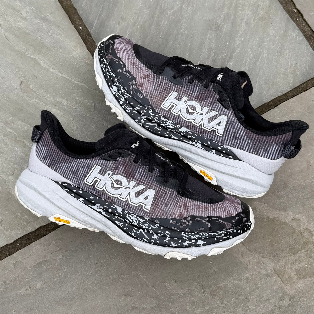 Hoka Speedgoat 6 - Black / Stardust - UK8.5