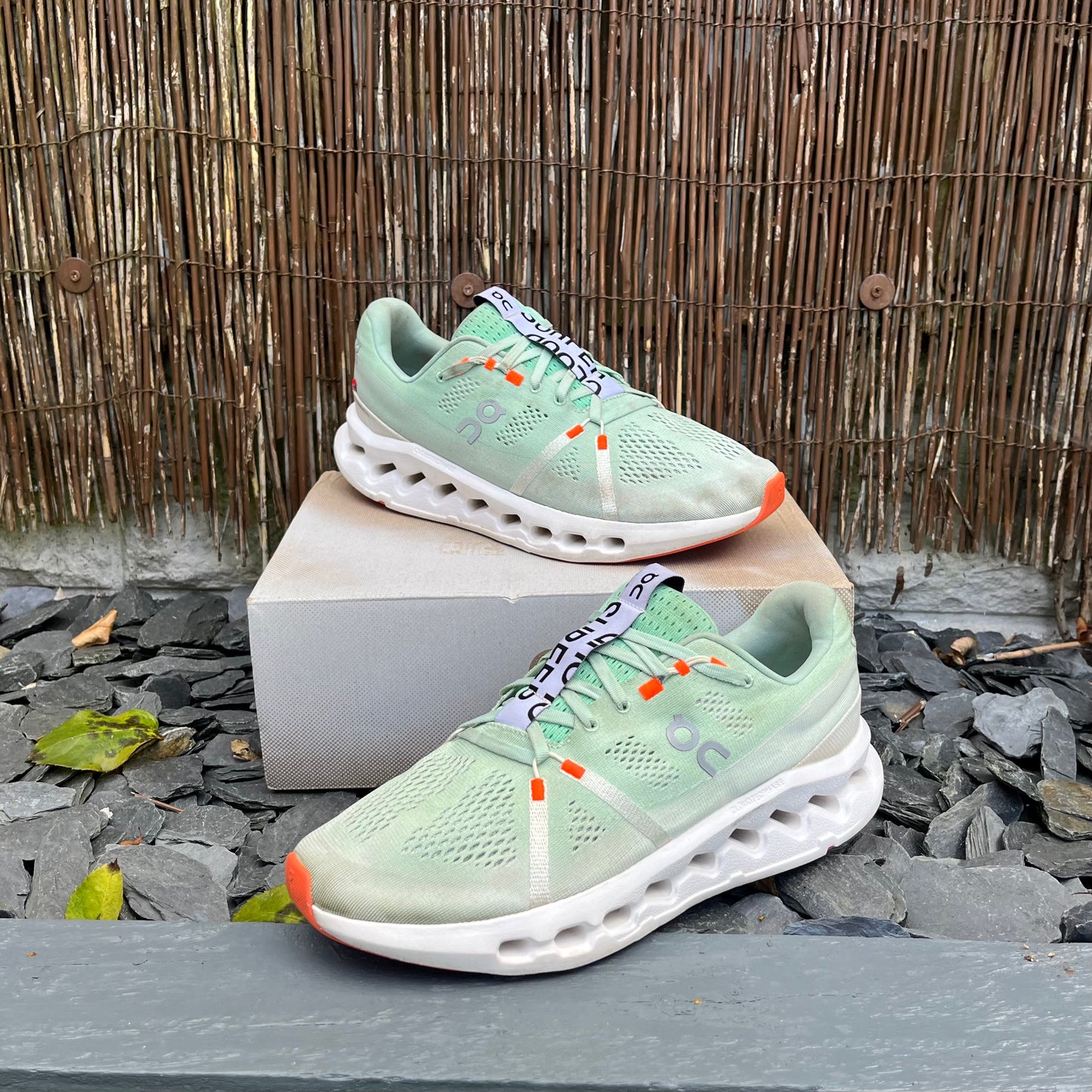 On Running CloudSurfer Mint / White UK10