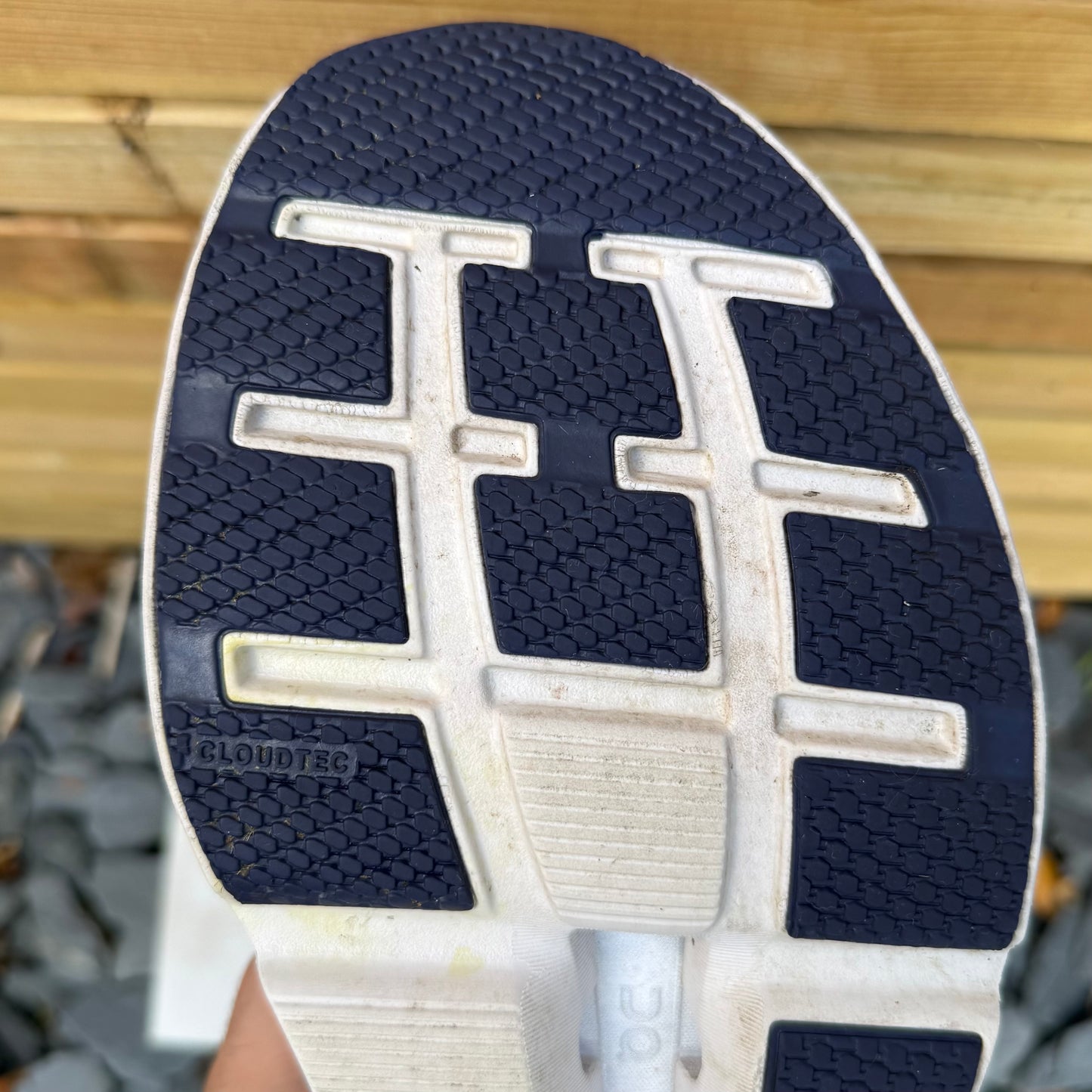 On Running CloudStratus 2 - Fossil / Midnight - UK11.5