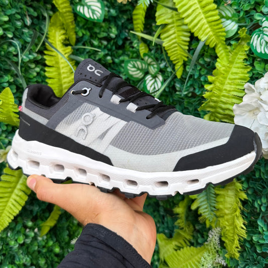 On Running CloudVista - Black / White - UK8