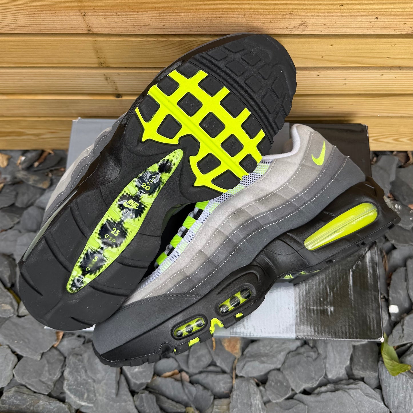 Nike Air Max 95 OG Big Bubble - Neon 2025 - UK10