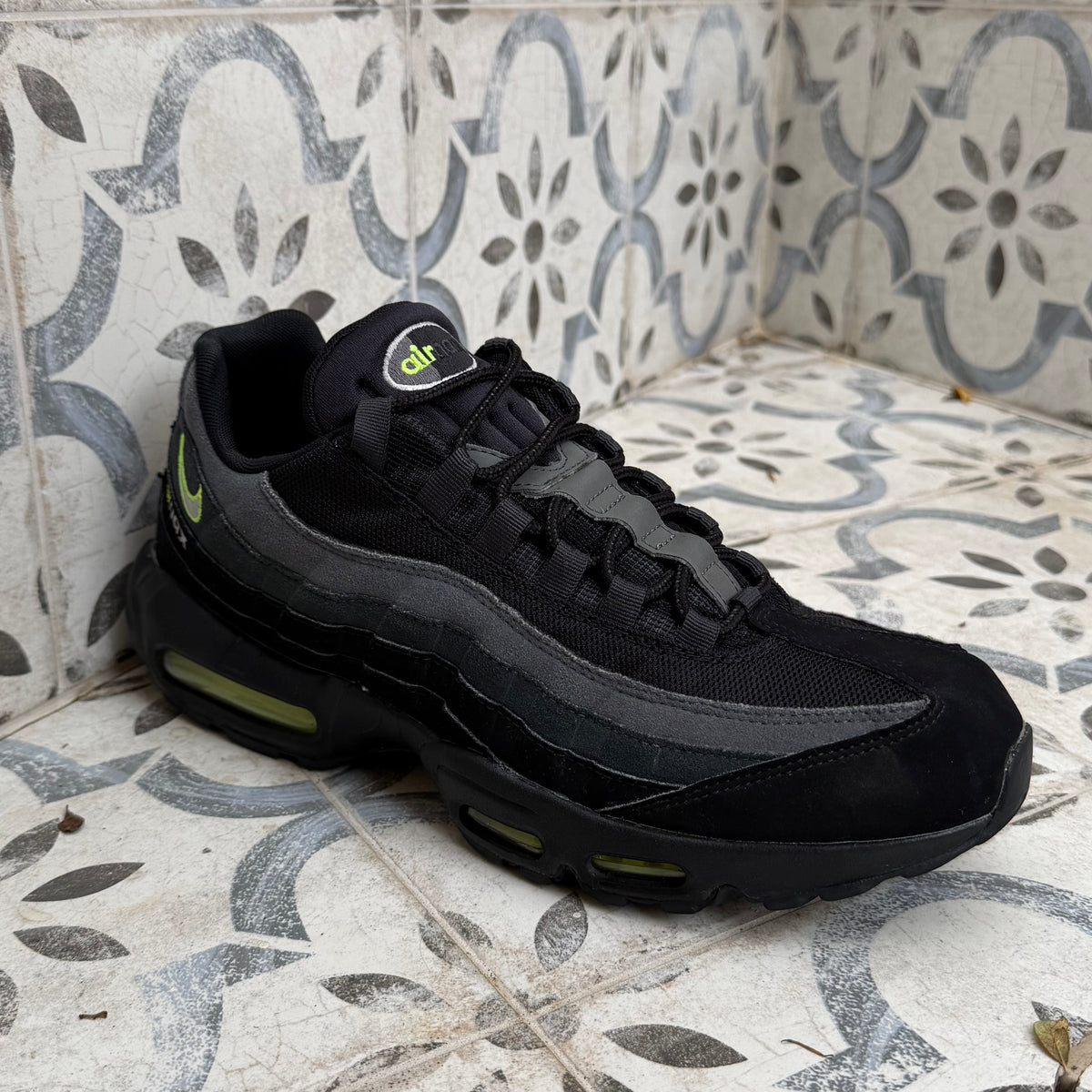 Nike Air Max 95 Retro Logo - Black Grey / Volt - UK10.5