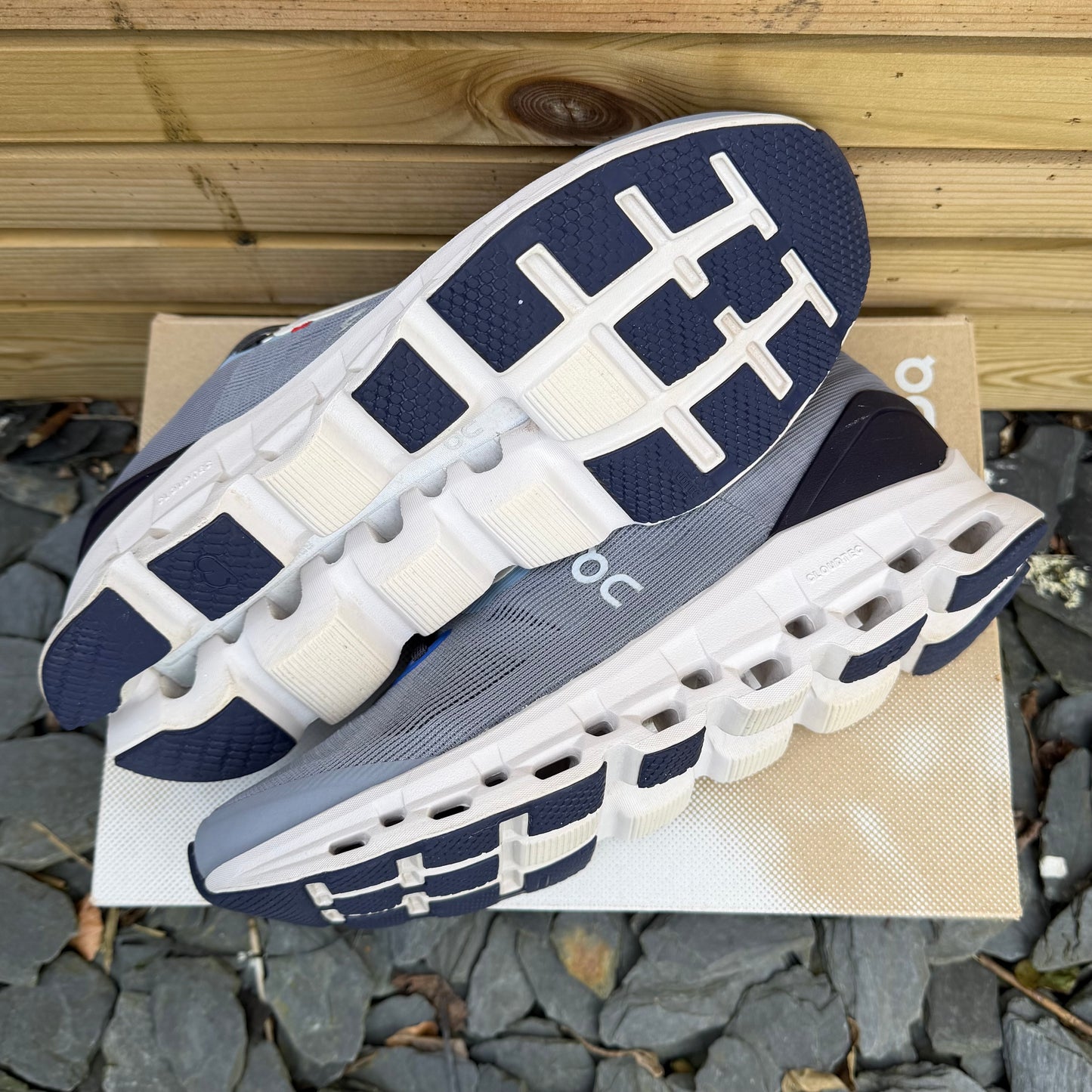 On Running CloudStratus 2 - Fossil / Midnight - UK9