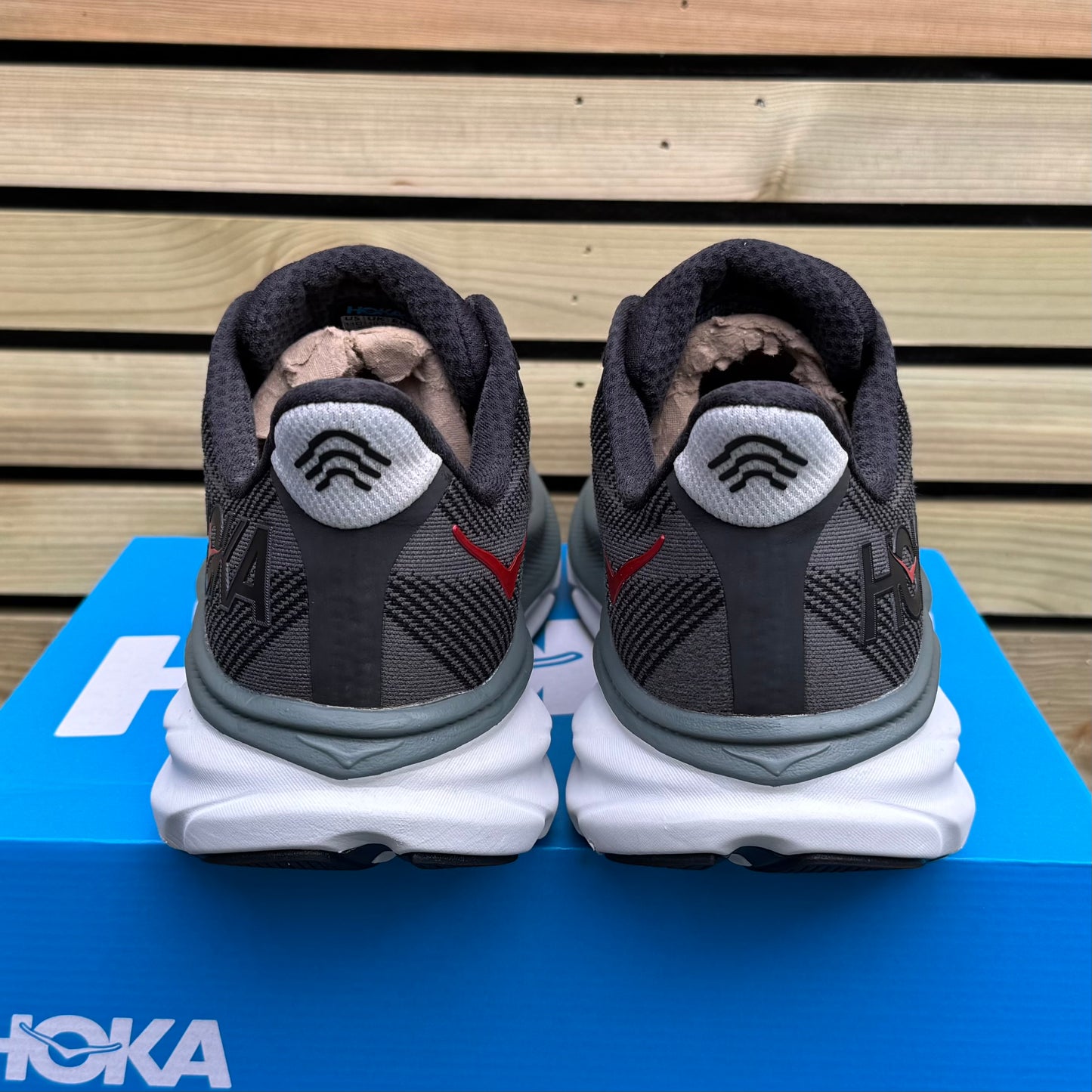 Hoka Clifton 9 - Black / Outer Orbit - UK10.5