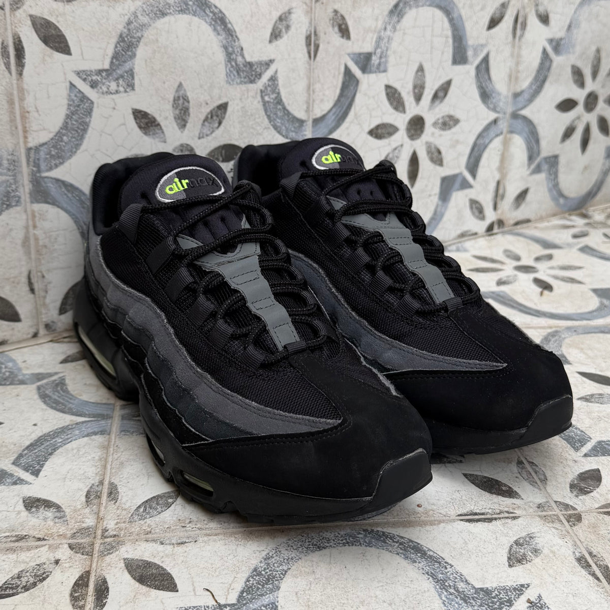 Nike Air Max 95 Retro Logo - Black Grey / Volt - UK10.5