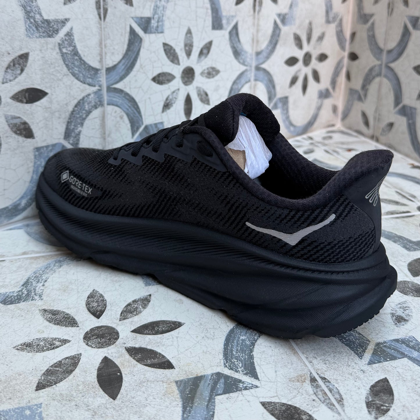 Hoka Clifton 9 Gore-Tex - Black Reflect - UK8.5