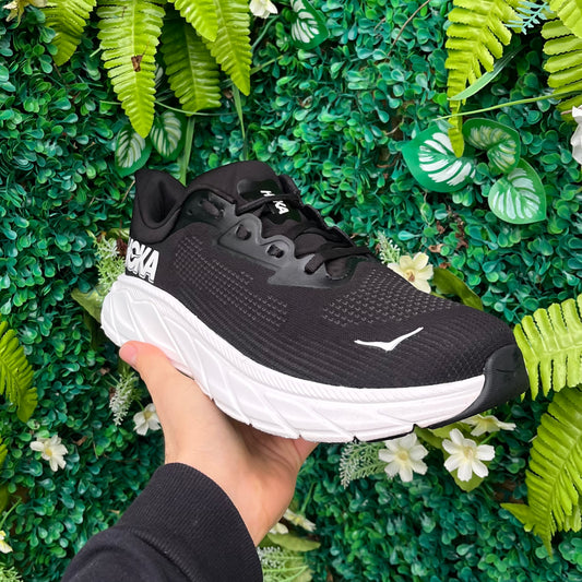 Hoka Arahi 7 - Black / White - UK9.5