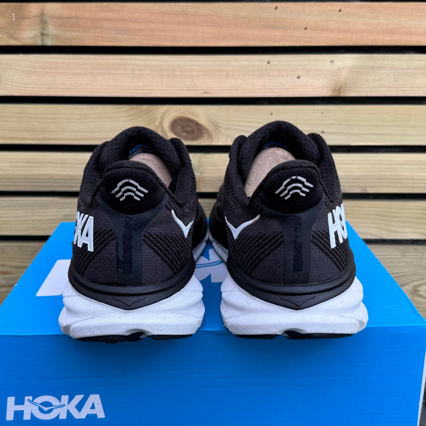 Hoka Clifton 9 - Black / White - UK10