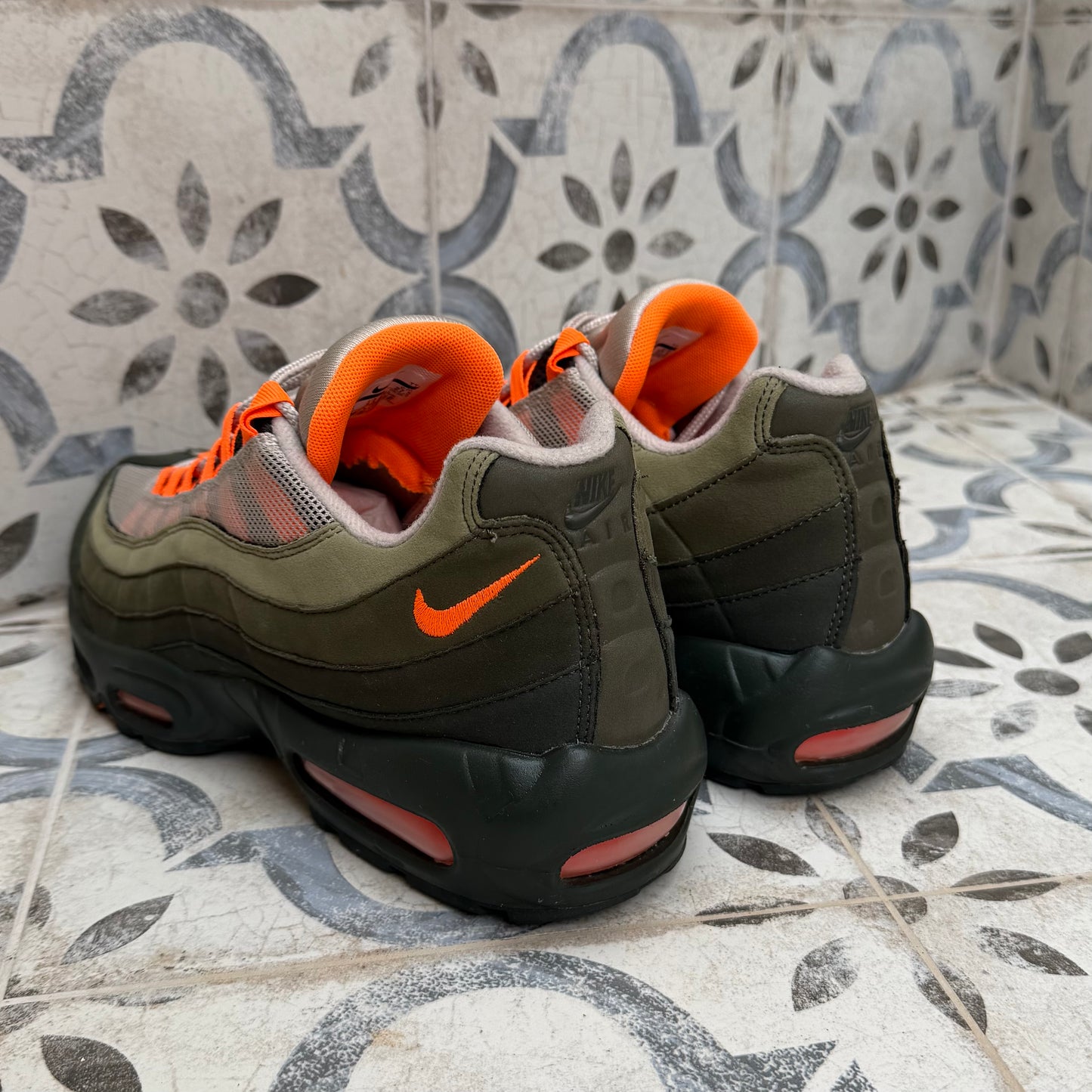 Nike Air Max 95 OG - Neutral Olive  / Total Orange - UK8.5
