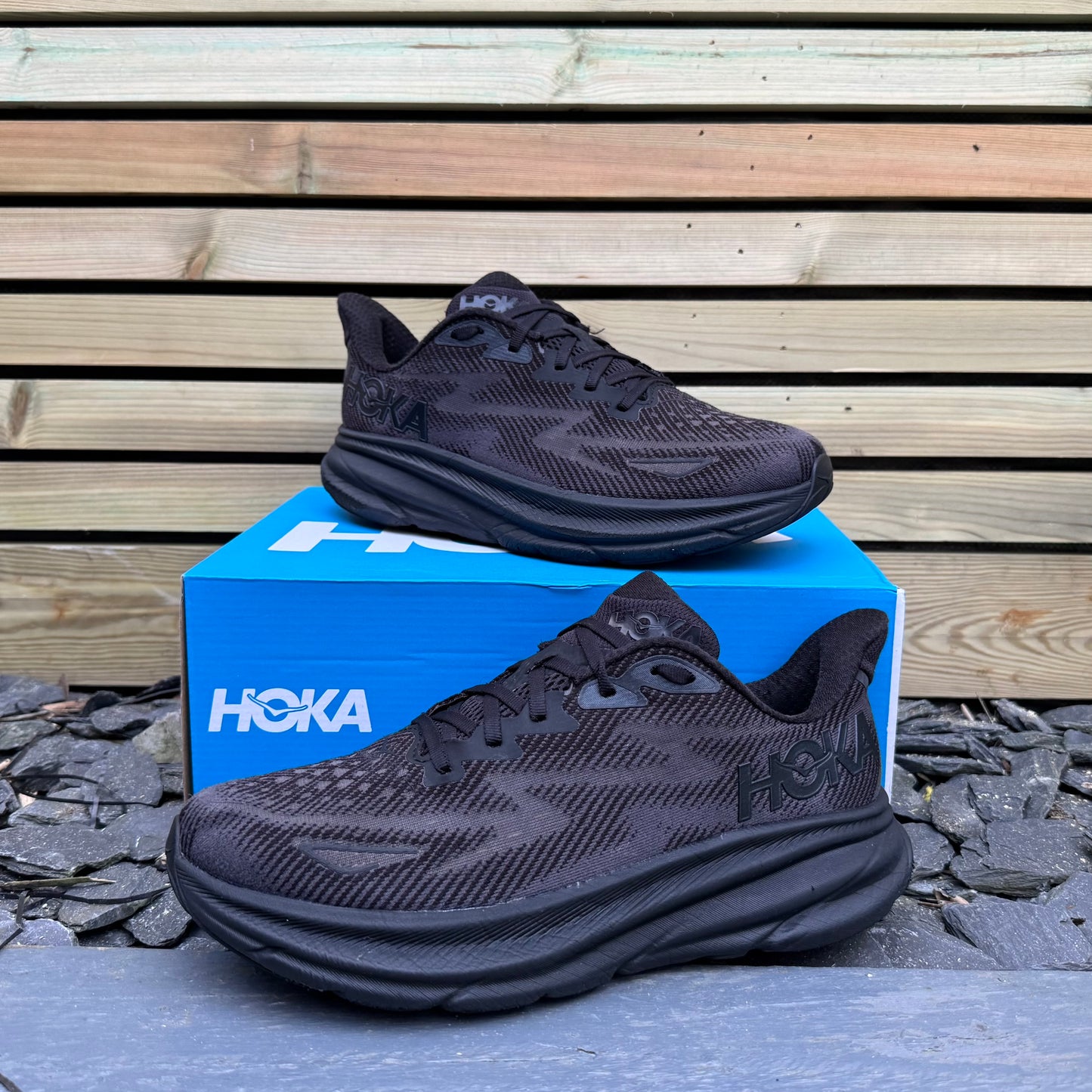 Hoka Clifton 9 - Triple Black - UK9