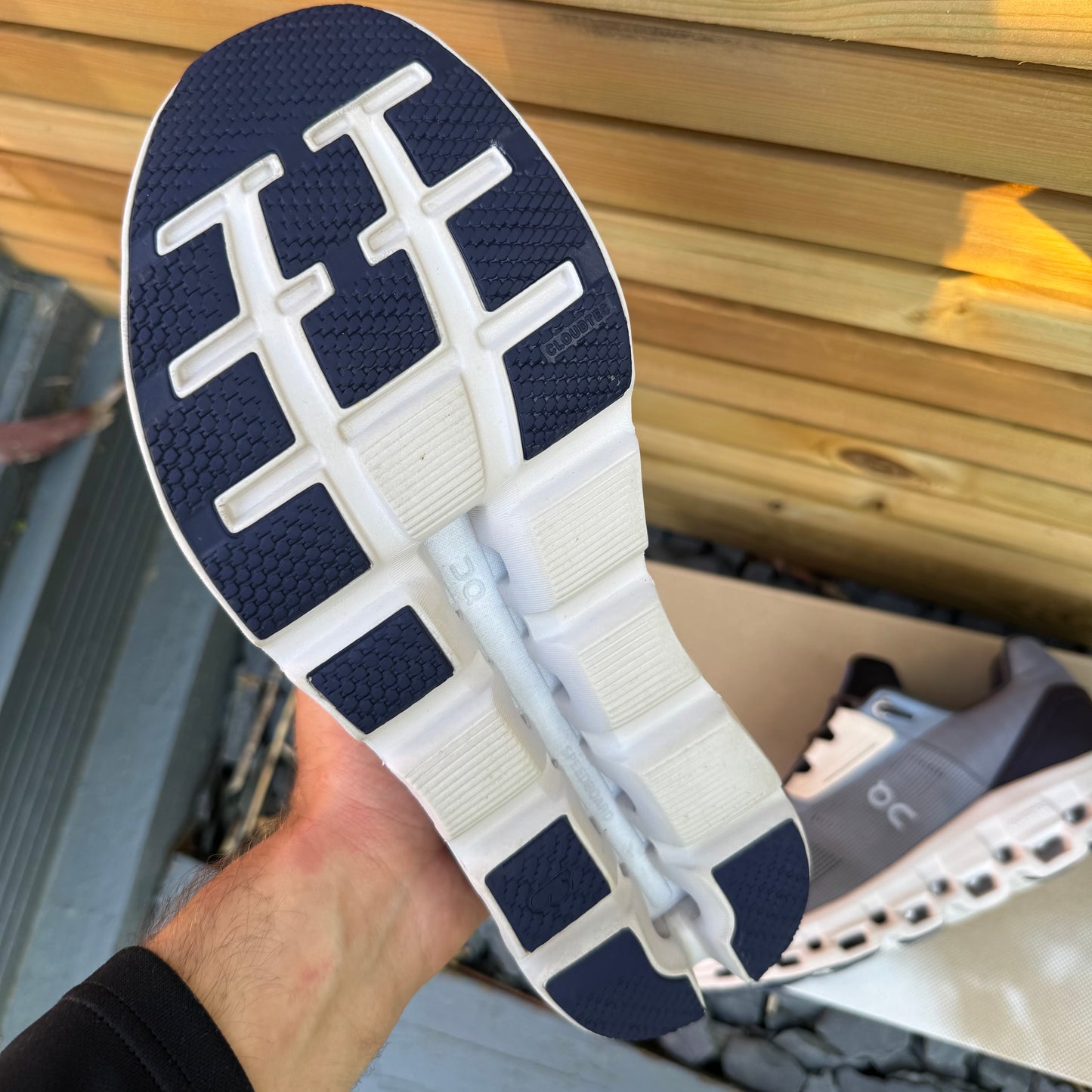 On Running CloudStratus 2 - Fossil / Midnight - UK9.5