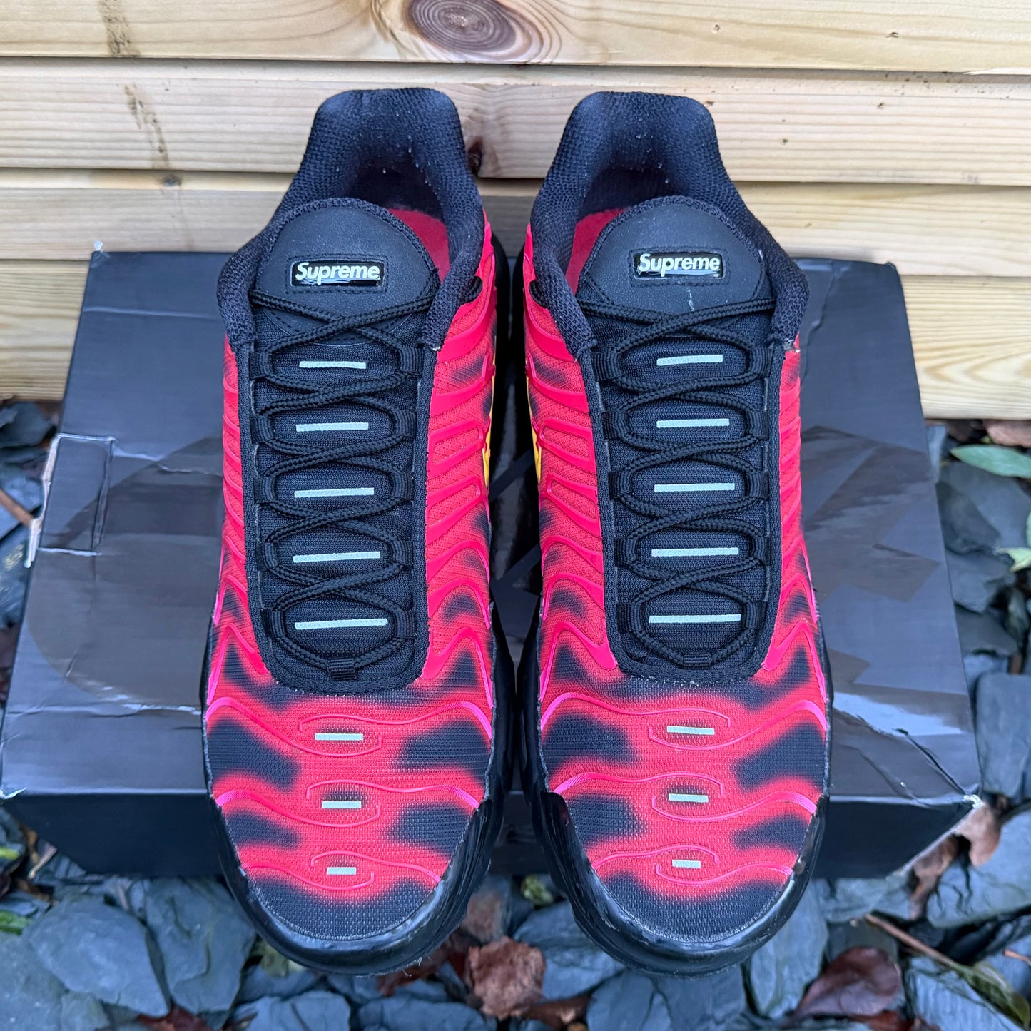 Nike Air Max Plus TN x Supreme - University Red - UK9