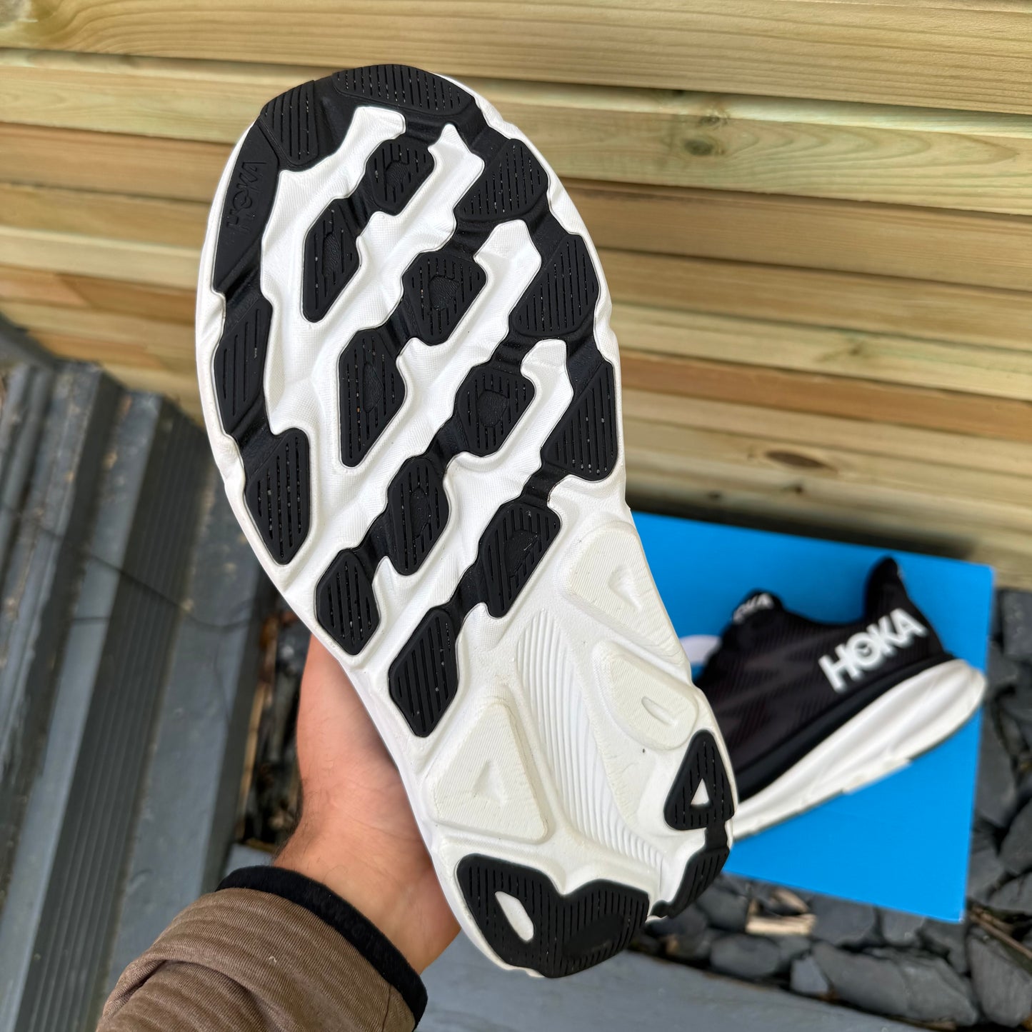 Hoka Clifton 9 - Black / White - UK8